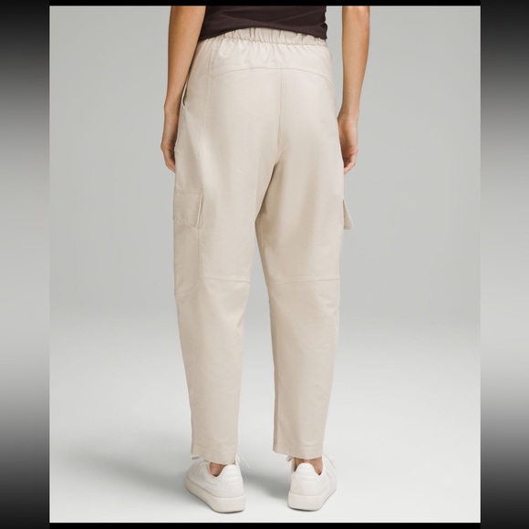Lululemon light utilitech cargo pocket high rise pants - Picture 3 of 6